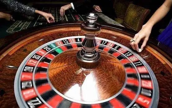 Interface aplikasi surgavip menampilkan permainan Liga 1 dan live dealer